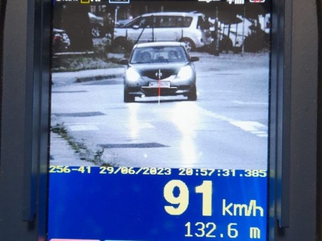 Wysoko punktowana jazda 29-latka. W centrum Kielc gnał blisko 100 km/h