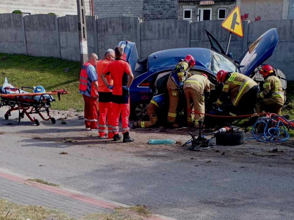 Wypadek w Stawach w gminie Imielno. 68-letnia kobieta trafiła do szpitala