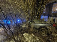 Policyjny pościg ulicami Kielc. Dwóch funkcjonariuszy trafiło do szpitala