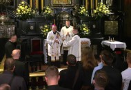 Biskup Marian Florczyk modlił się z maturzystami na Jasnej Górze
