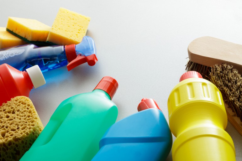 Sprzątanie mieszkań - trzy sposoby szukania wyspecjalizowanej firmy. Materiał partnera