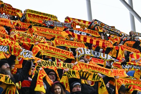 Korona awansuje do pucharów i nie będzie miała gdzie grać? Spór na linii Miasto – Klub