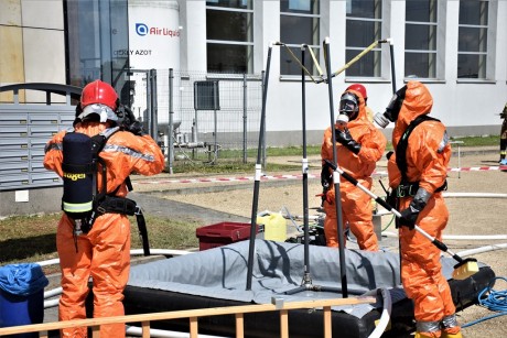 [ZDJĘCIA] Skażenie, pożar, wypadek. Wielka akcja służb w Podzamczu