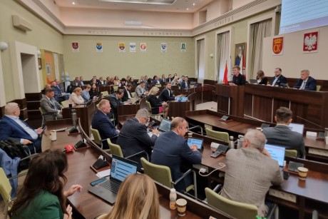 Radni przeciwko emisji obligacji