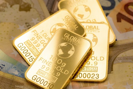Jakie są perspektywy dla złota w 2024 roku i czy warto nadal kupować królewski metal