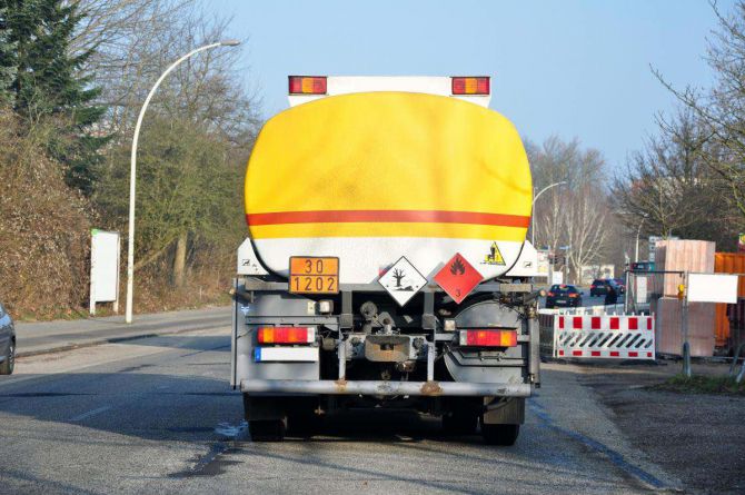 Przewóz materiałów niebezpiecznych w transporcie drogowym