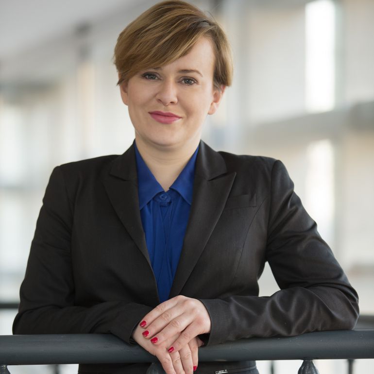 Energiczna dziewczyna