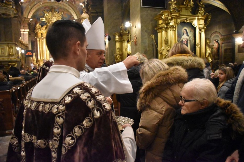 Biskup Jan Piotrowski: Posypanie głów popiołem nie jest magicznym zabiegiem