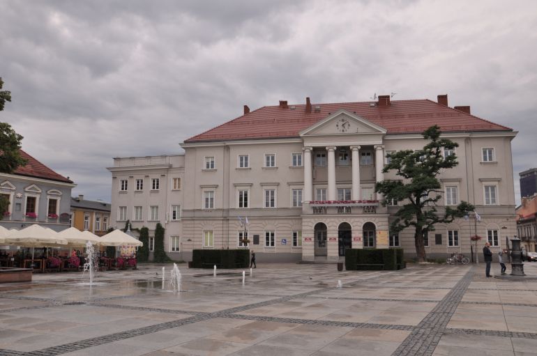 Więcej na inwestycje