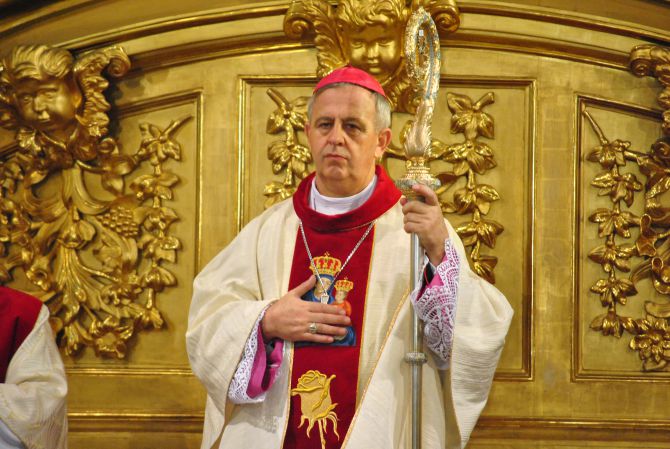 Biskup Kielecki ubolewa z powodu profanacji krzyża
