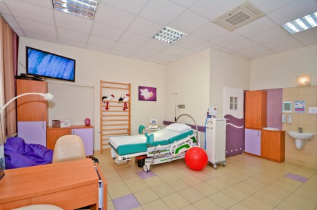 Szpital przy ul. Prostej wznawia porody rodzinne i zabiegi planowe