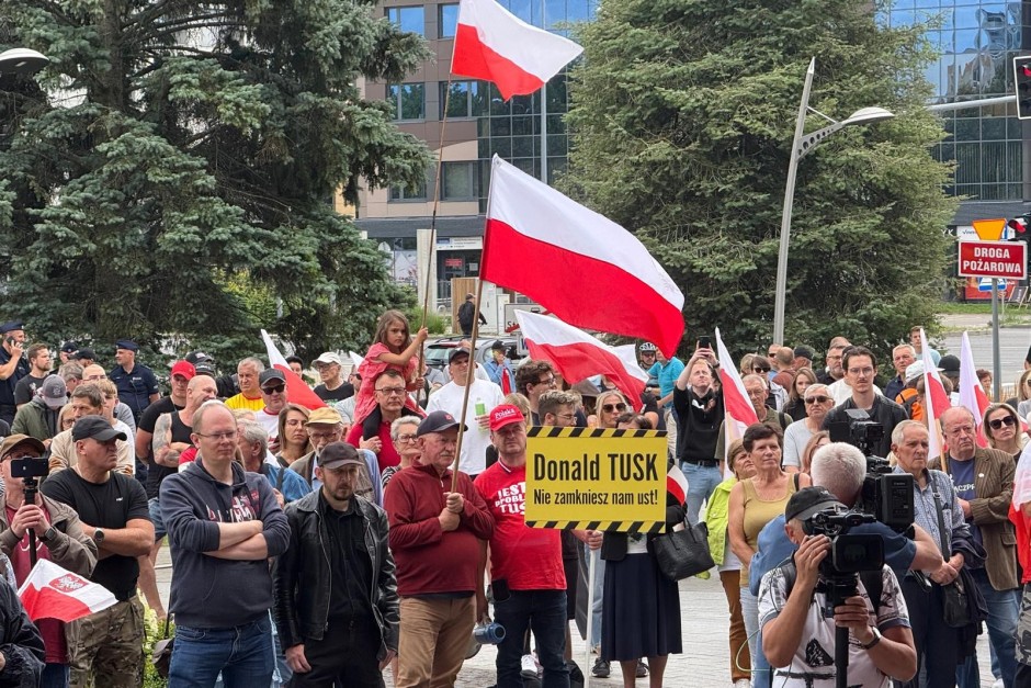 [FOTO+ WIDEO] "Polak w Polsce gospodarzem" Konfederacja protestowała przeciwko nielegalnej migracji