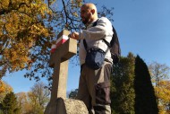 Trwa akcja „Oddaj Chwałę Bohaterom”. Uczestnicy porządkują groby patriotów