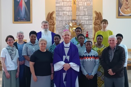 [FOTO] Biskup Jan Piotrowski: Piękno Kościoła katolickiego wyraża się w jego powszechności