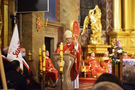 Biskup Jan Piotrowski w rocznicę 13 grudnia: Bestialskimi metodami nie zmienimy świata na lepszy