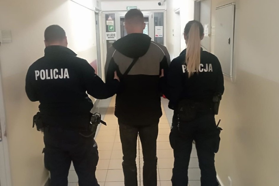 [WIDEO] Uciekał przed policją i staranował radiowóz. Był pijany