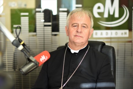 Biskup Jan Piotrowski: Świętość wpisana jest w ludzkie życie