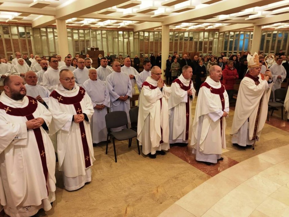 Nowi lektorzy i szafarze w diecezji kieleckiej