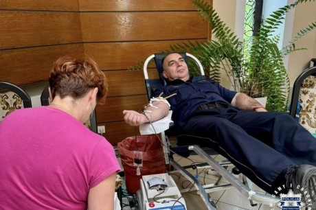 Policjanci dają przykład – warto oddawać krew