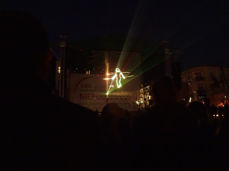 Pokaz laserowy zakończył świętowanie niepodległości w Kielcach