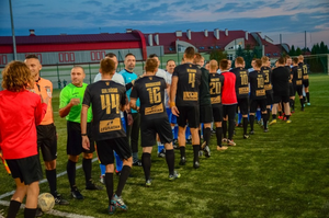 Zagrali i licytowali dla Leszka! Mecz rozstrzygnął się w rzutach karnych 