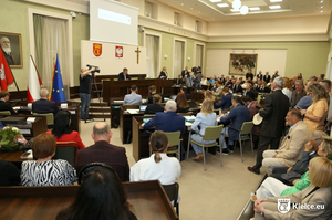 Ile płacimy władzom Kielc?