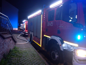 Pożar hali produkcyjnej w Kunowie. Konieczna była ewakuacja