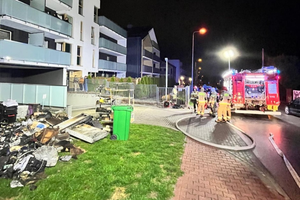 Nocny pożar w bloku przy ulicy Bąkowej w Kielcach