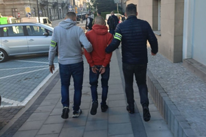 Łowcy cieni i kryjówka pod pościelą