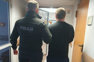 Wyżył się na zaparkowanych pojazdach. Zniszczył siedem