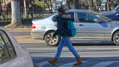 Wypadek na skrzyżowaniu w Kielcach. 12-latka potrącona na pasach