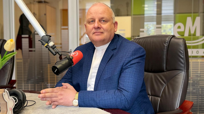 Ks. Krzysztof Banasik: Caritas od lat realizuje dzieło miłosierdzia