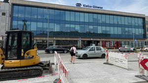 Co dalej z parkingiem przy dworcu PKP w Kielcach? Mieszkańcy narzekają na brak miejsc