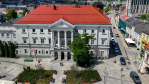 Kielecka współpraca międzynarodowa pod lupą. Radny pyta o efekty