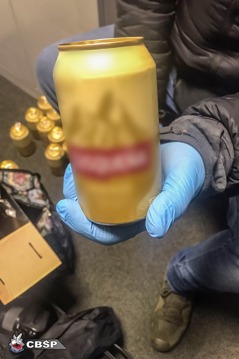 3-444699.jpg
