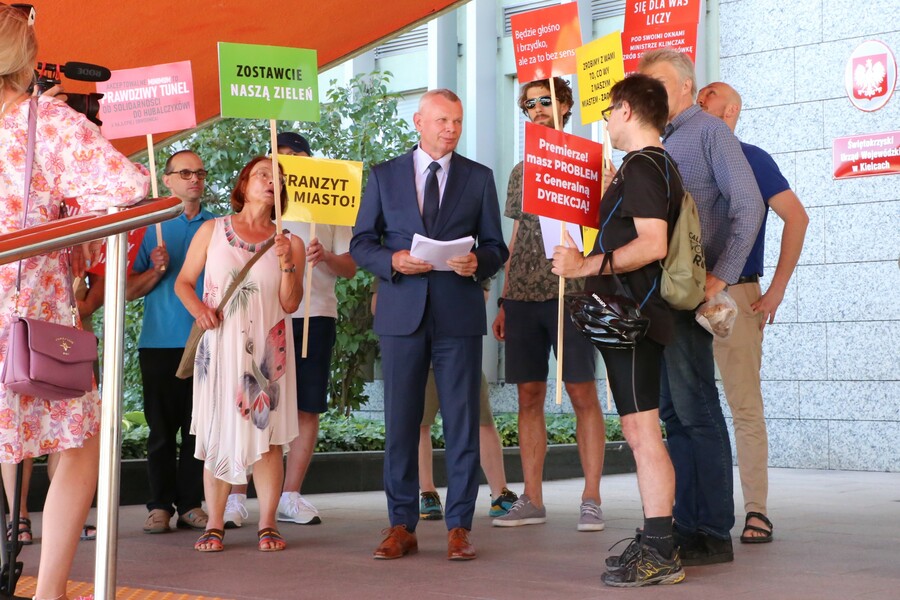 urząd_wojwewódzkiprotest.jpg