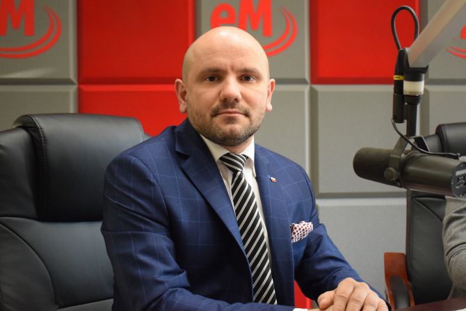 Zgłaszają się, oczekując pomocy od ministra