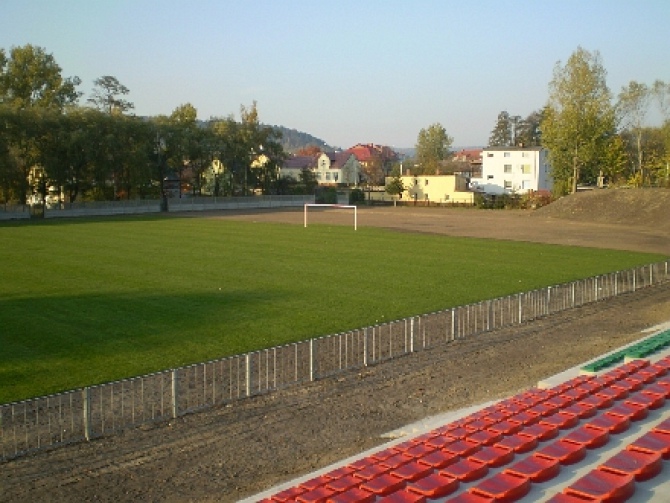 Wyburzają budynek kieleckiego klubu