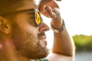 Jak dobrać okulary przeciwsłoneczne dla mężczyzny?