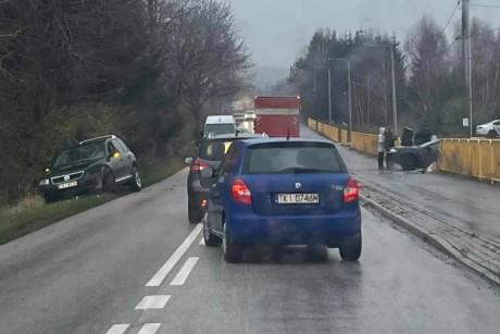 Zderzenie dwóch pojazdów w Ciekotach