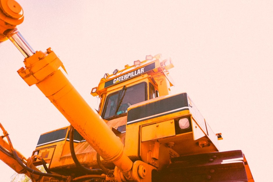 Modernizacja maszyn Caterpillar – jak zwiększyć ich wydajność?