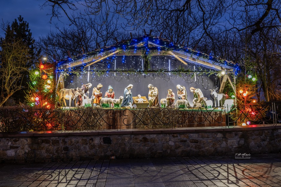 Dzięki Wam nasza szopka rozbłyśnie na nowo! Zapraszamy na Festyn Bożonarodzeniowy Radia eM!