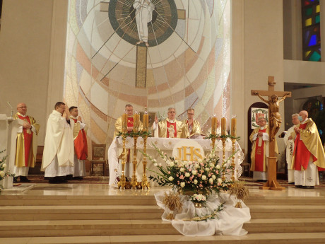 [FOTO] Biskup Jan Piotrowski: Maryja jest Matką miłosierdzia i pocieszenia