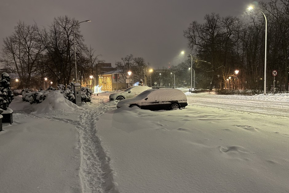 Zima zaskoczyła. Rano na drogach panował armagedon