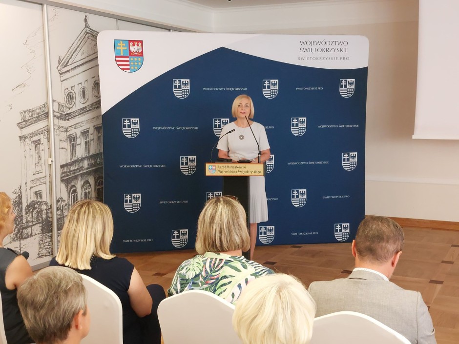 Mieszkania wspomagane szansą dla osób chorych. Konferencja w Willi Hueta