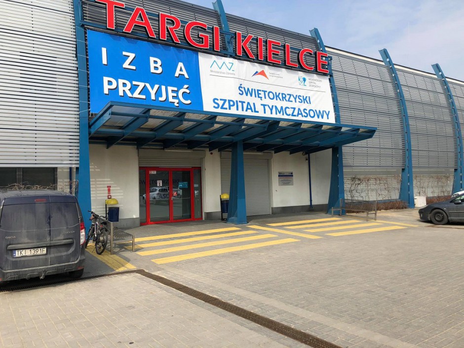 Wszystkie łóżka w Szpitalu Tymczasowym w Targach Kielce zajęte