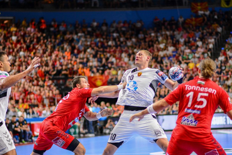 Vardar dalej bez Dissingera i Christopansa. Formą błysnęli Cupić i Dibirow