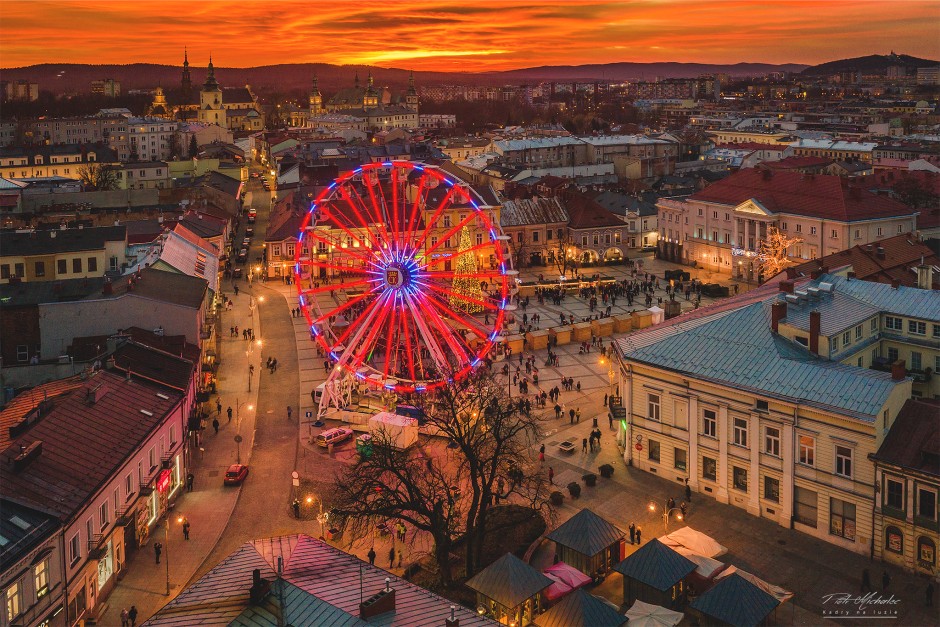 Jarmark Bożonarodzeniowy skromniejszy, a Sylwestra brak