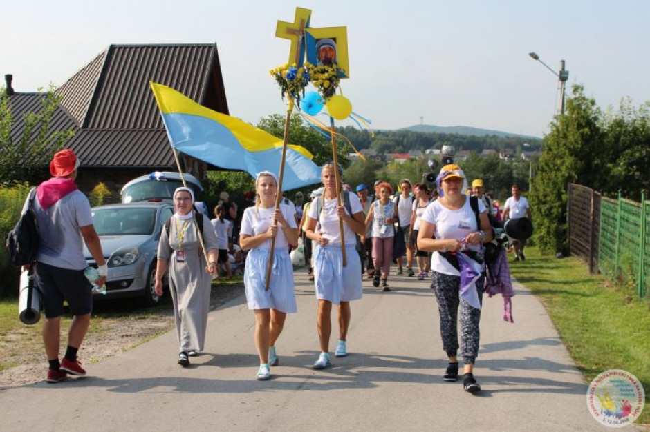 [TRANSMISJA] Dziś pielgrzymi ruszają do Matki Bożej Częstochowskiej. W Radiu eM Kielce codzienne transmisje