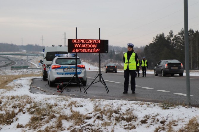 Policjanci pilnowali bezpieczeństwa powracających z ferii